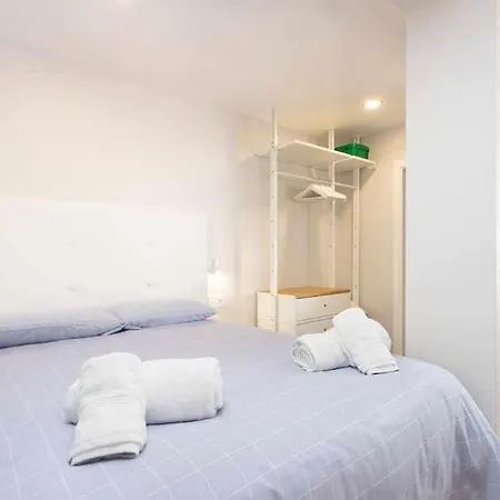 Sunnyland Martianez 2 Apartment