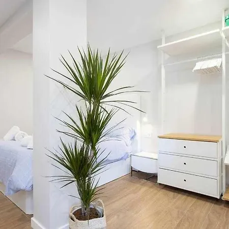 Sunnyland Martianez 2 Apartment